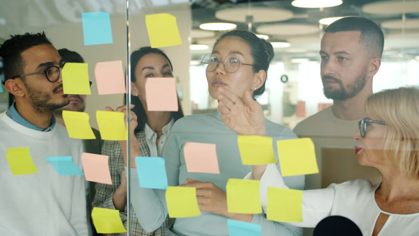 https://unsplash.com/photos/diverse-team-collaborating-on-sticky-notes-Imk2h0pyOvo